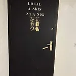 Neves - Location: Pour 4 Personnes Dans Un Quartier Anime Val Thorens