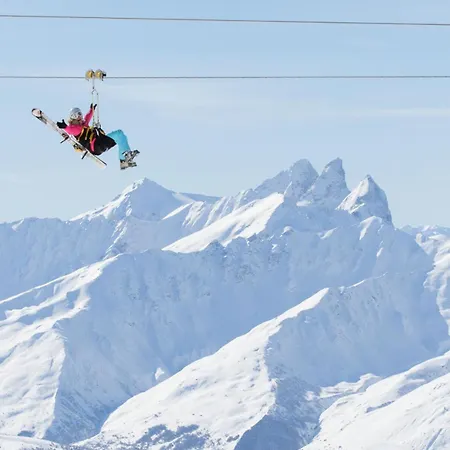 Neves - Location: Pour 4 Personnes Dans Un Quartier Anime