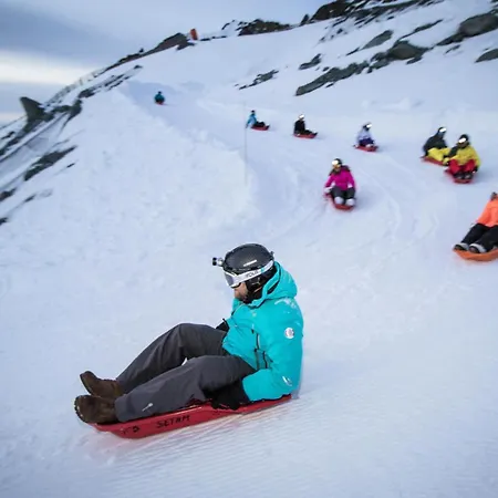 Neves - Location: Pour 4 Personnes Dans Un Quartier Anime Daire *