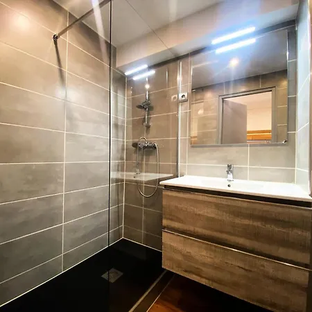 Neves - Location: Pour 4 Personnes Dans Un Quartier Anime *