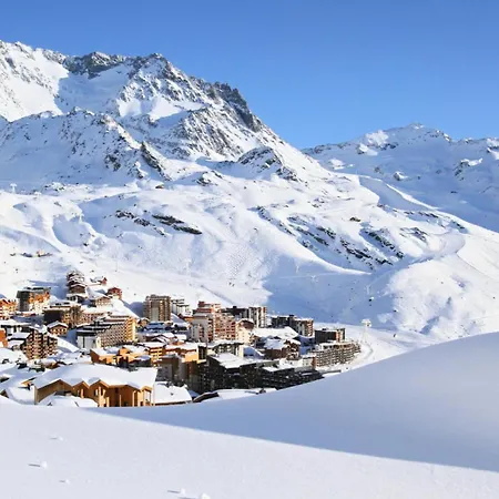 Neves - Location: Pour 4 Personnes Dans Un Quartier Anime