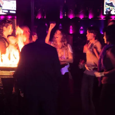 Neves - Location: Pour 4 Personnes Dans Un Quartier Anime