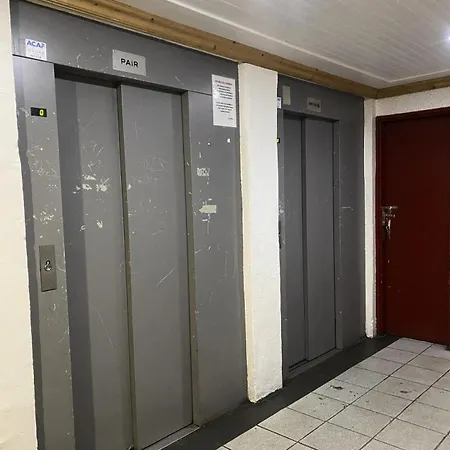 아파트 Neves - Location: Pour 4 Personnes Dans Un Quartier Anime