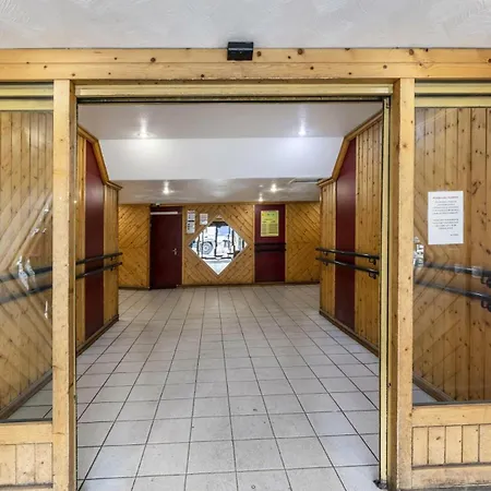 Neves - Location: Pour 4 Personnes Dans Un Quartier Anime 아파트 *