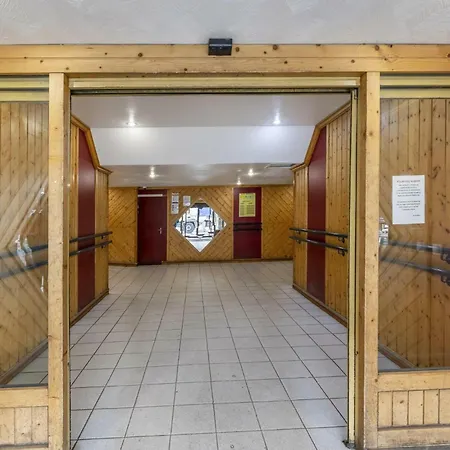 Neves - Location: Pour 4 Personnes Dans Un Quartier Anime アパート
