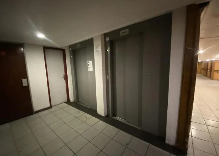 Neves - Location: Pour 4 Personnes Dans Un Quartier Anime Daire